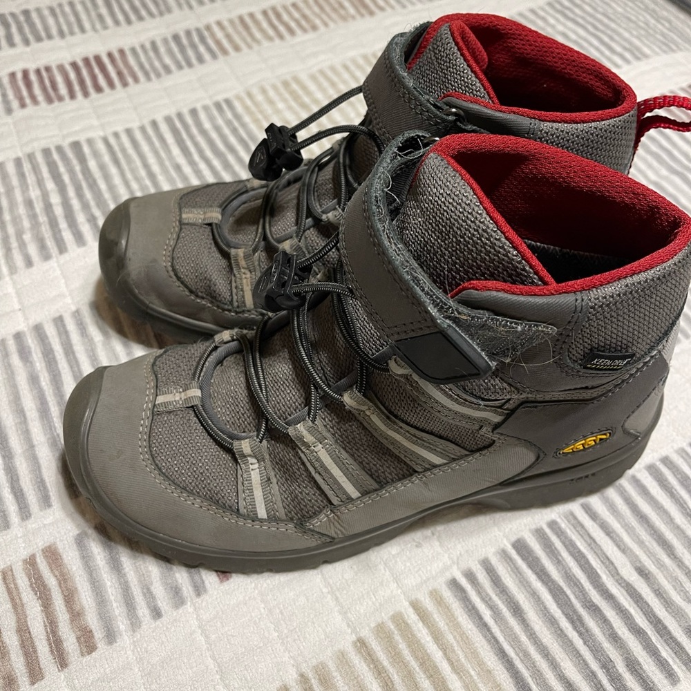 Boys Keen Boots